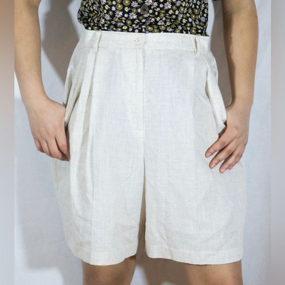 Vintage white linen shorts - Picture 1 of 5